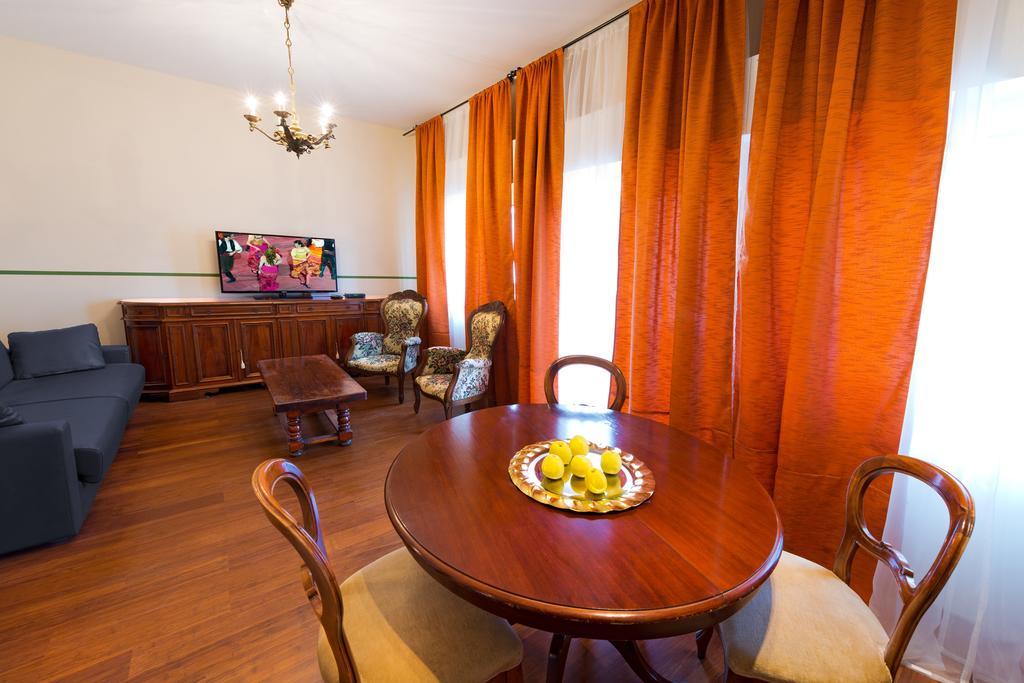 Verona Centre Apartments ภายนอก รูปภาพ