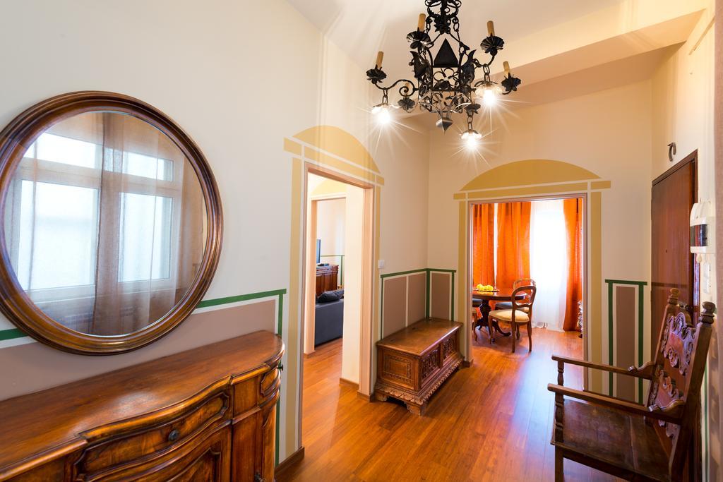 Verona Centre Apartments ภายนอก รูปภาพ