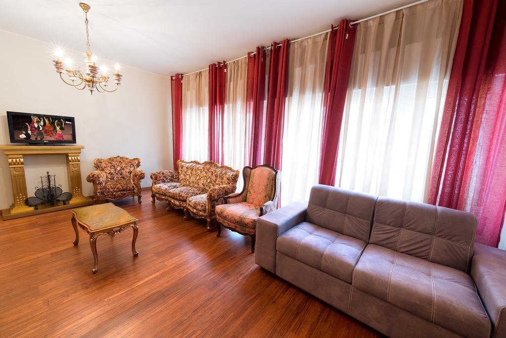 Verona Centre Apartments ภายนอก รูปภาพ