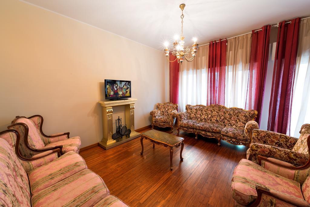 Verona Centre Apartments ภายนอก รูปภาพ